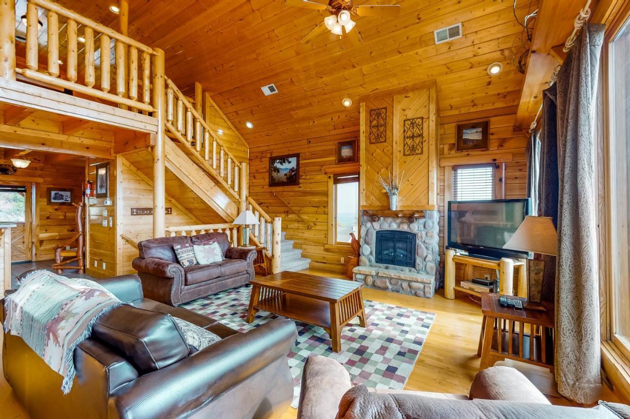 Big Sky Villa Pigeon Forge Exterior photo