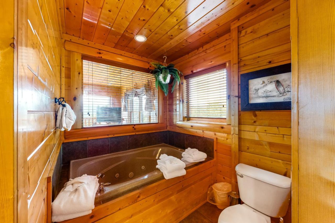 Big Sky Villa Pigeon Forge Exterior photo