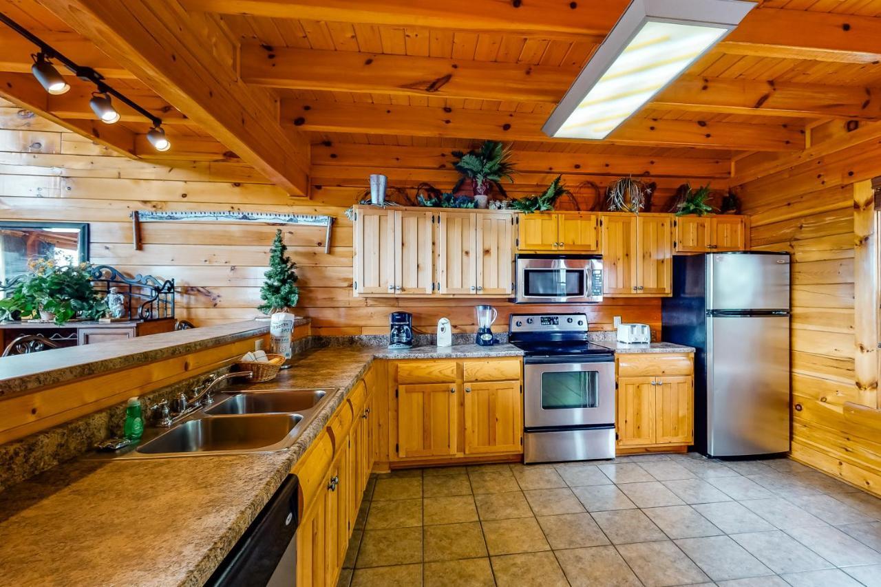 Big Sky Villa Pigeon Forge Exterior photo